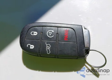 2015 Jeep Grand Cherokee Limited z USA, uszkodzony, nr VIN 1C4RJFBG5FC151943